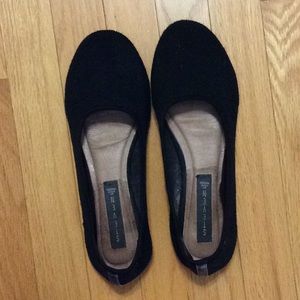Stretchy ballet flats